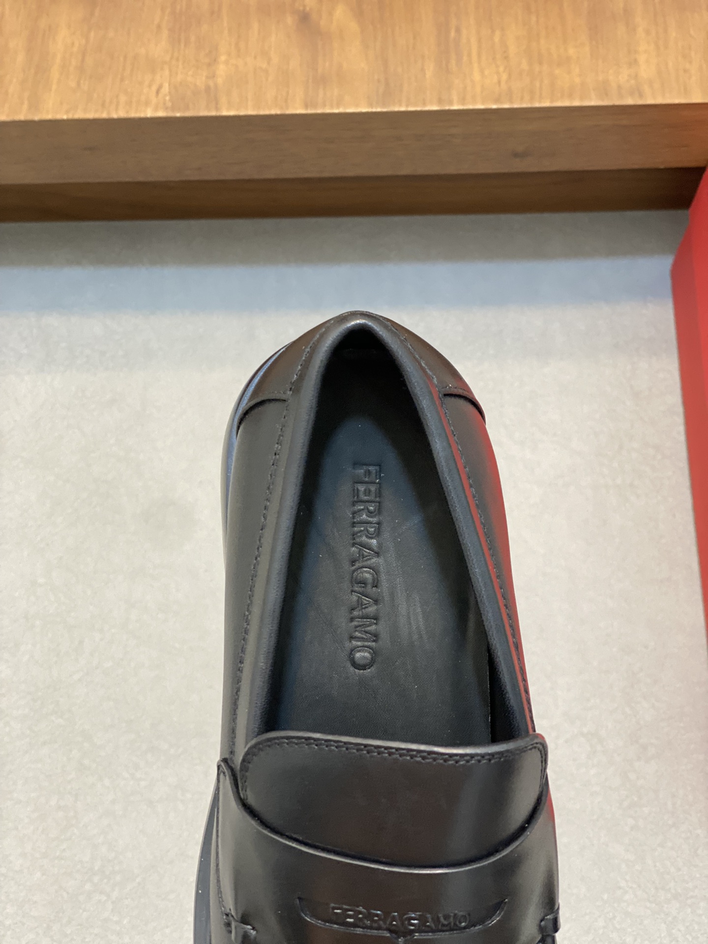 FerragamoSHOES