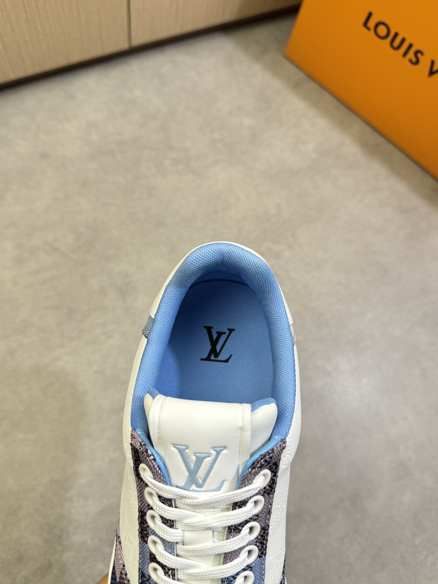 LVShoes