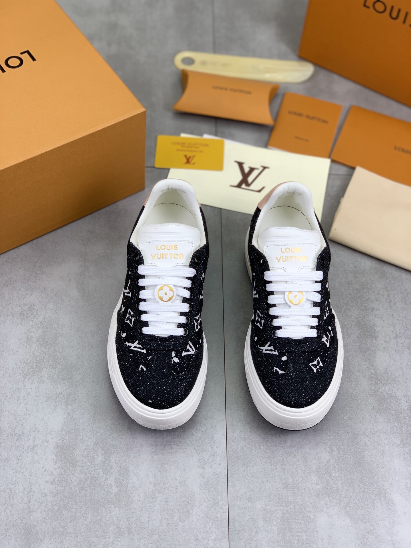 LVShoes