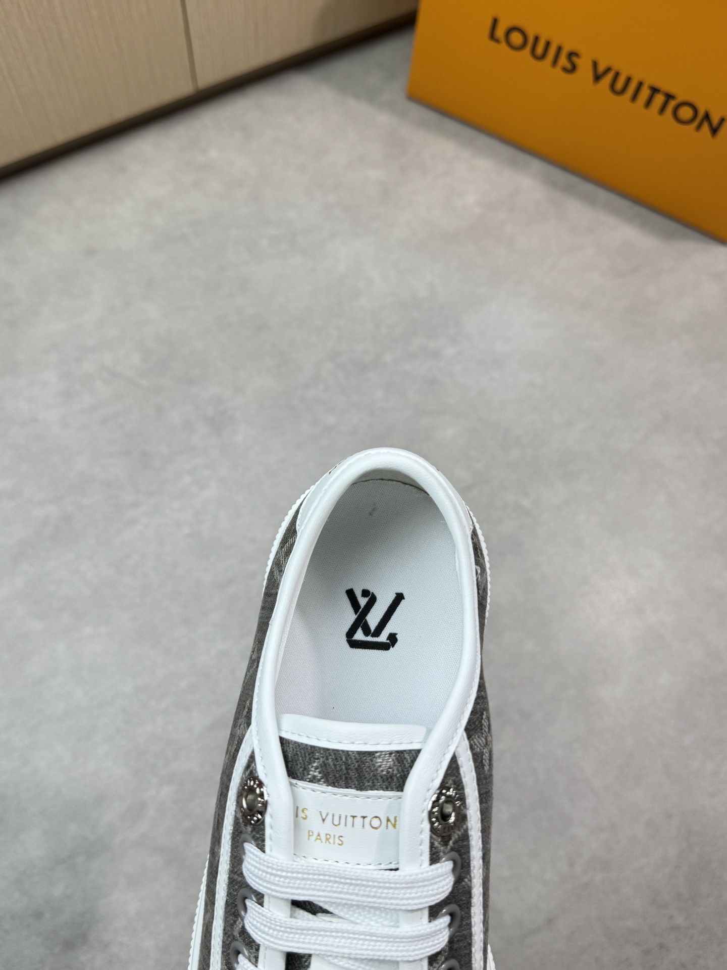 LVShoes