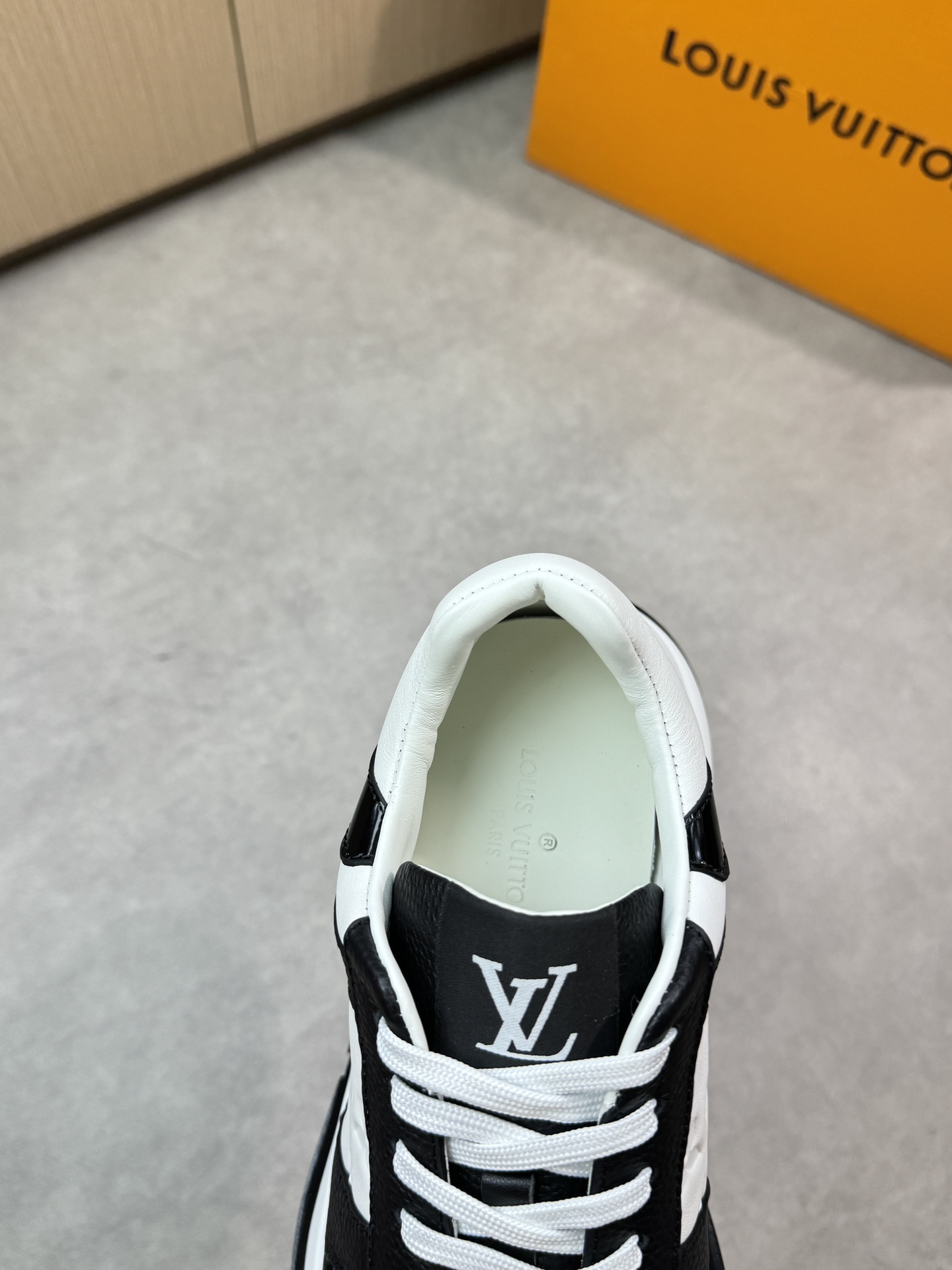 LVShoes