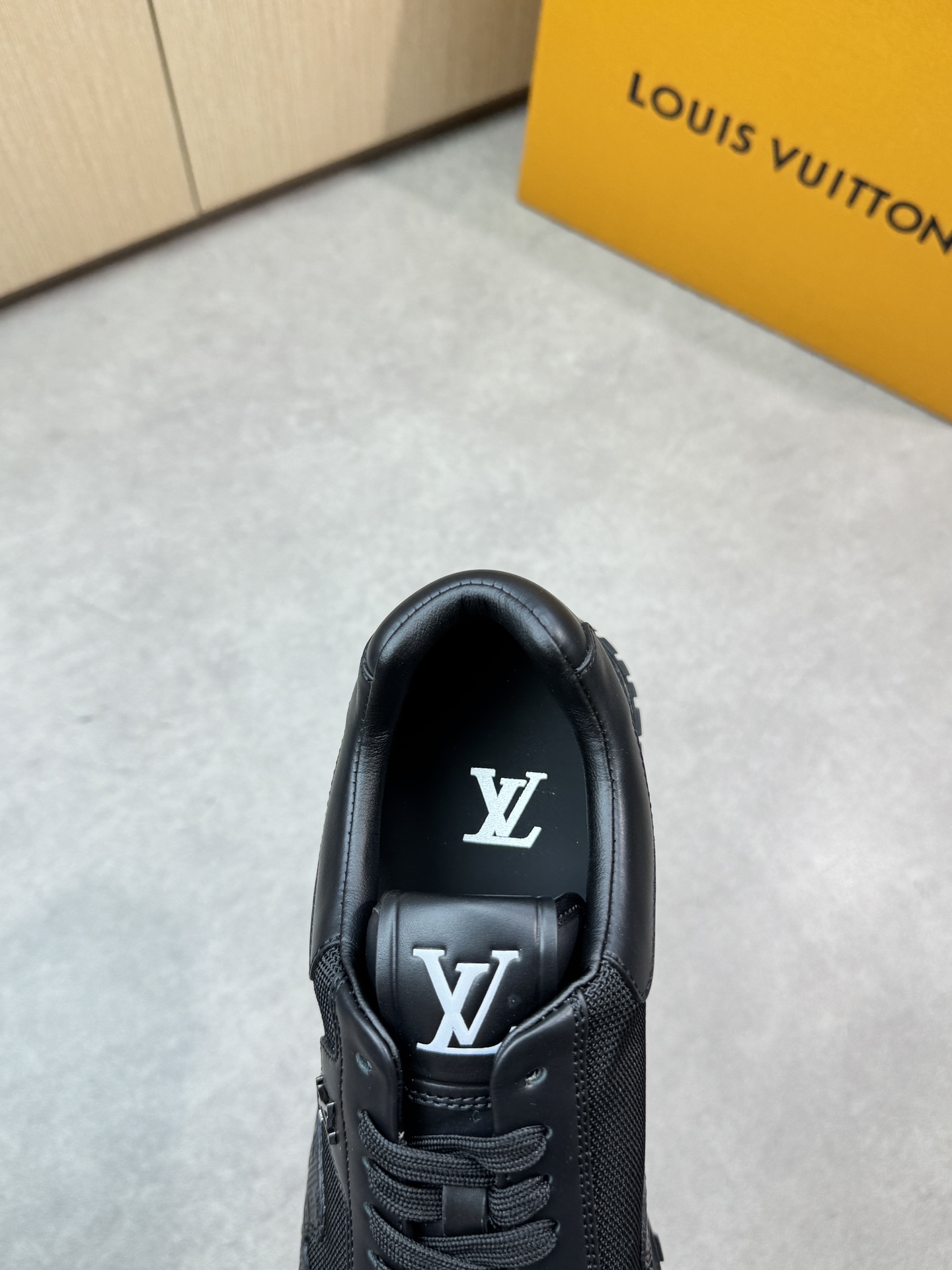 LVShoes