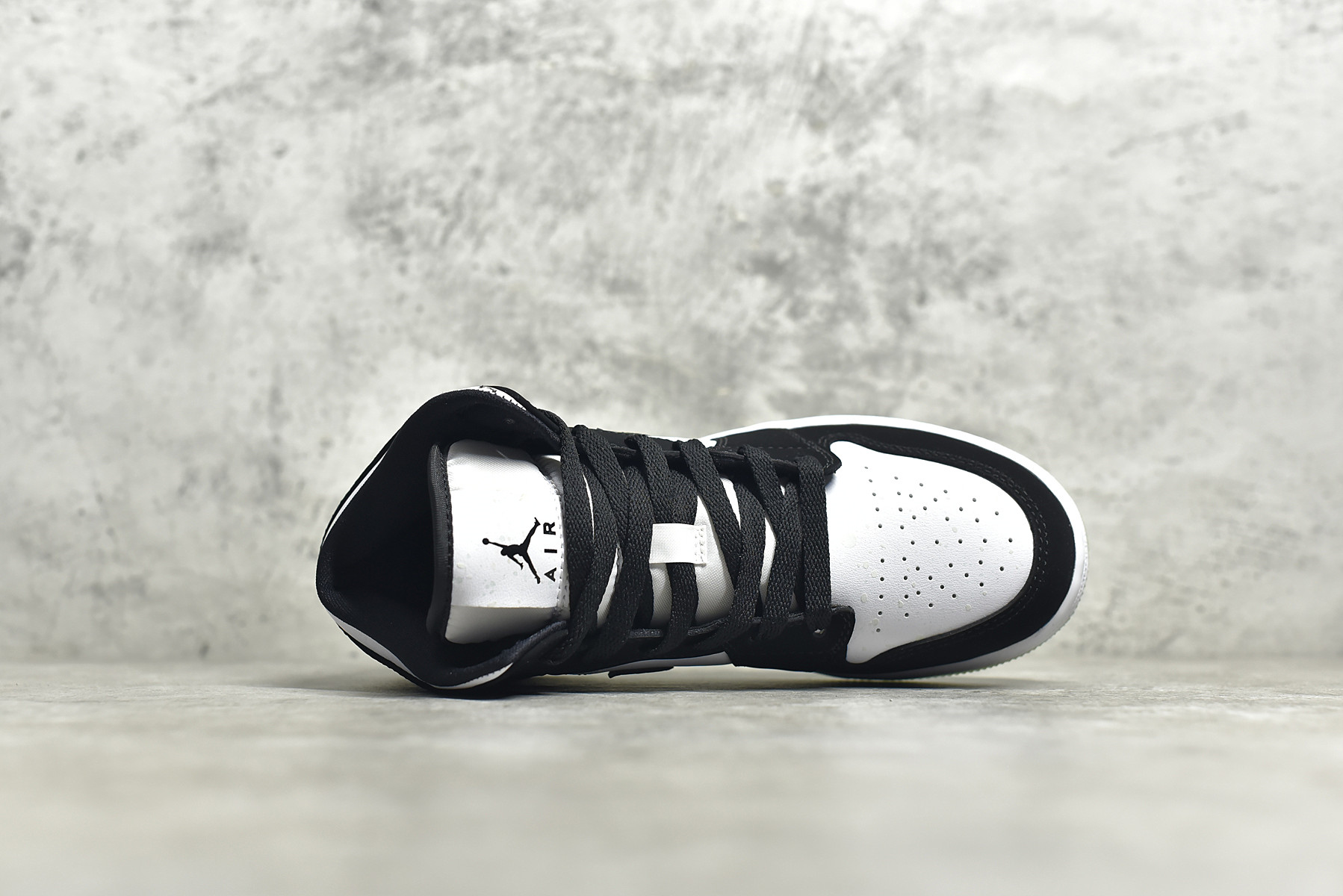 AirJordan1MidSHOES