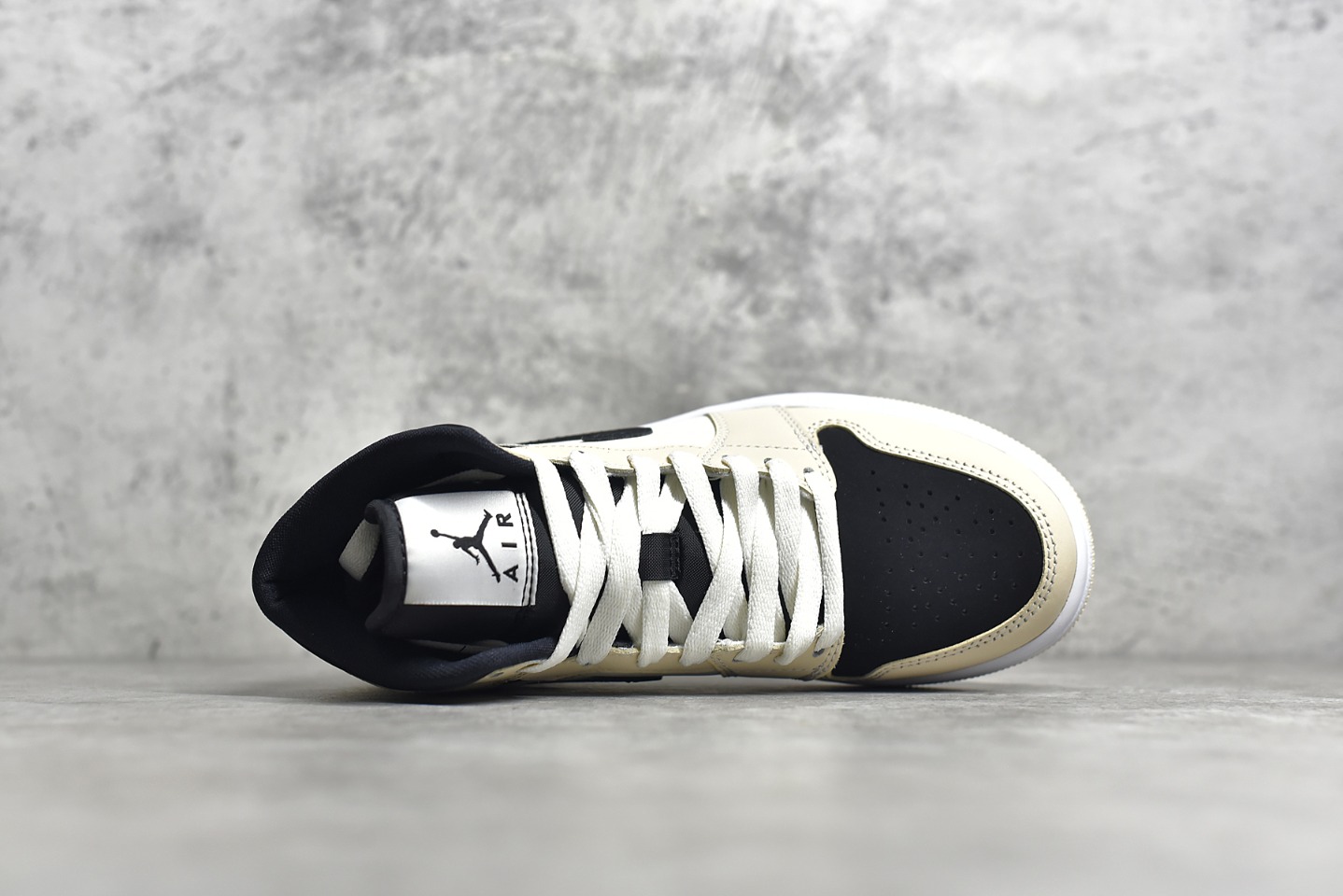 AirJordan1MidSHOES