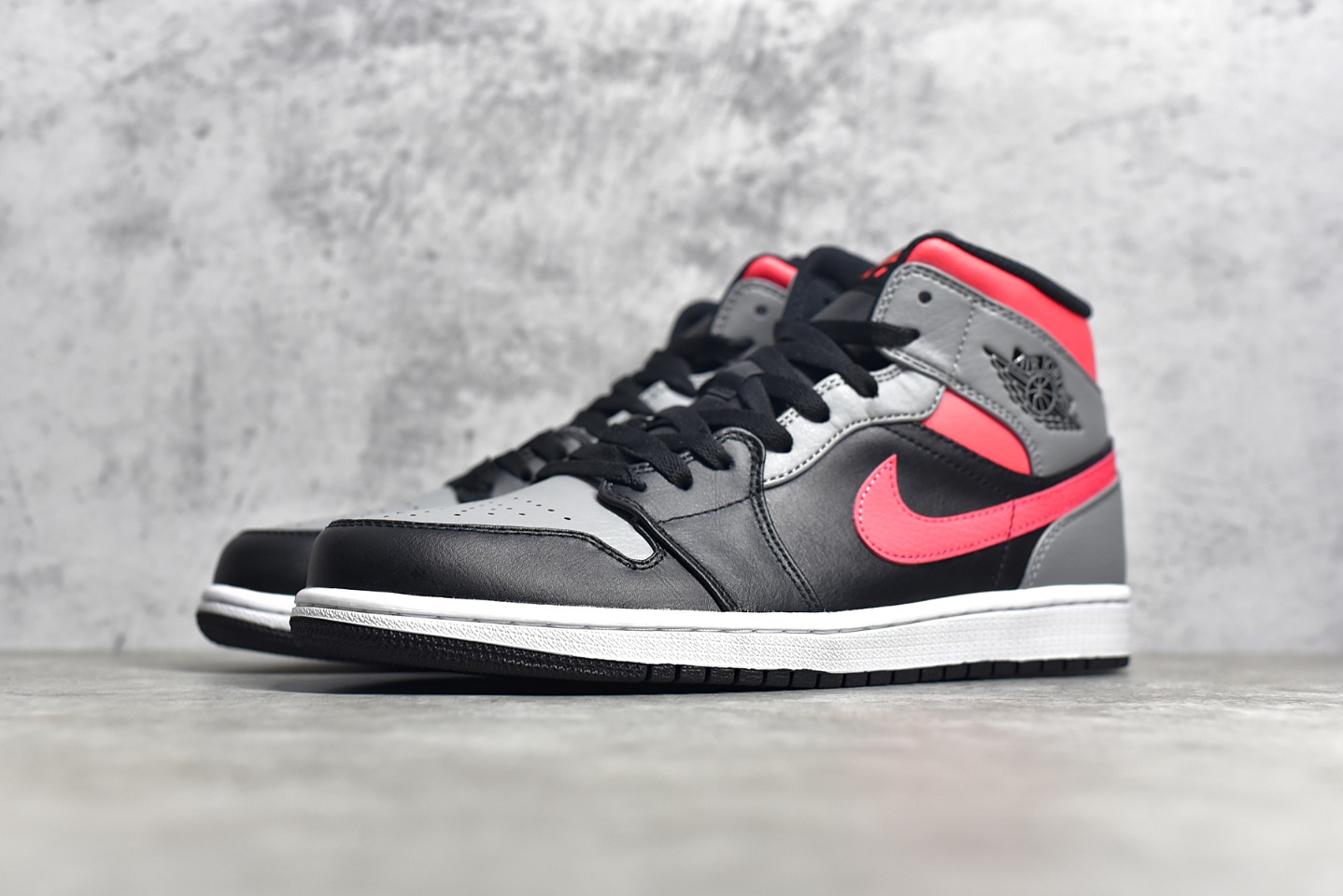 AirJordan1MidSHOES