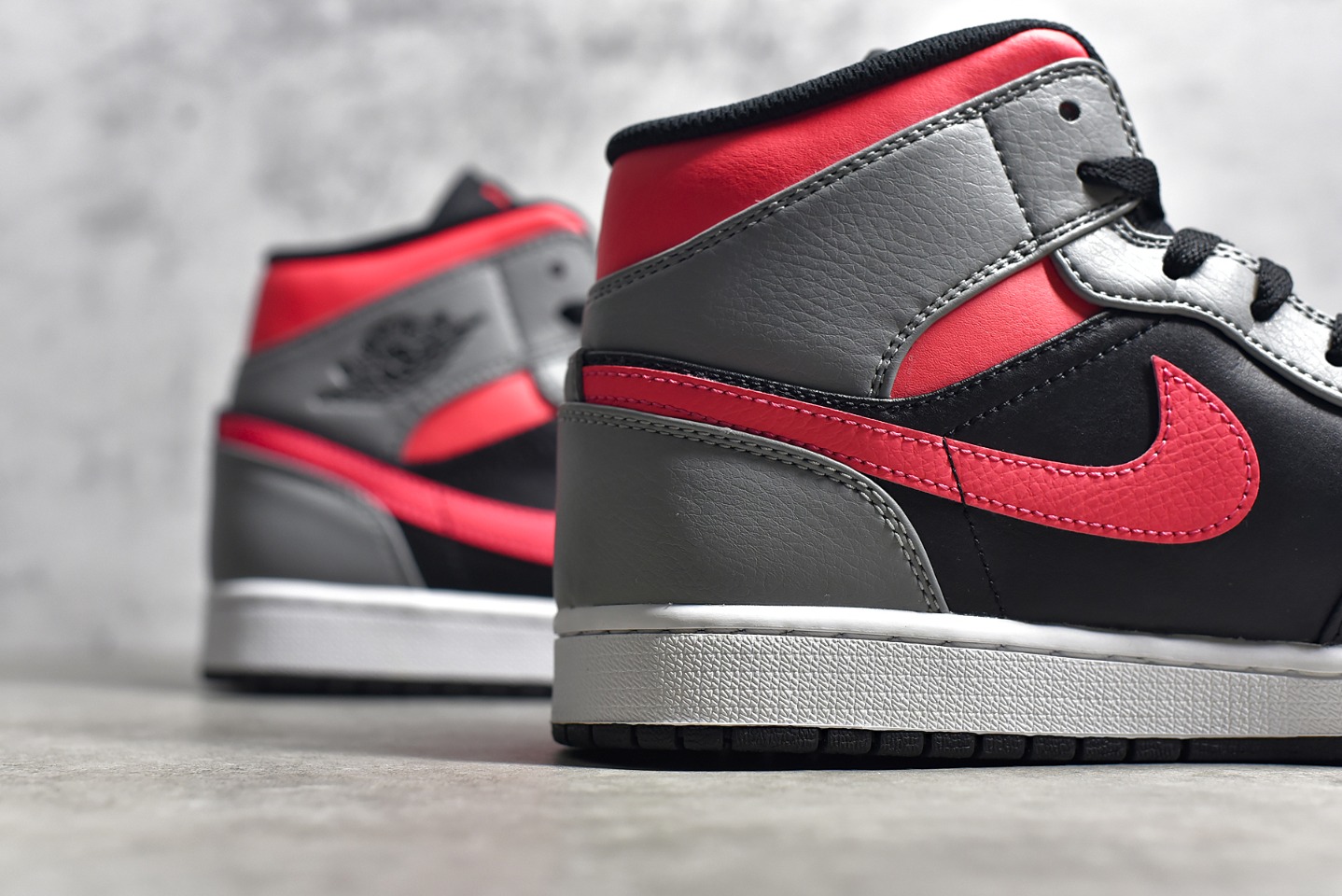 AirJordan1MidSHOES