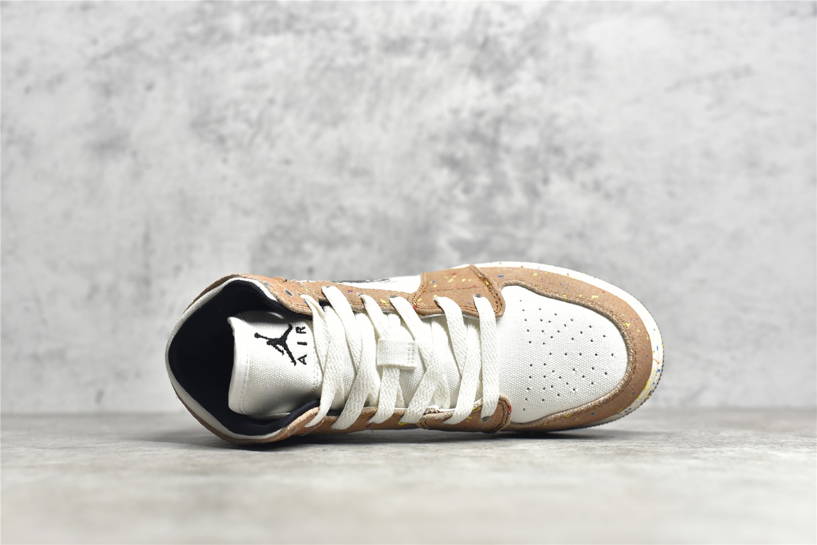 AirJordan1MidSHOES