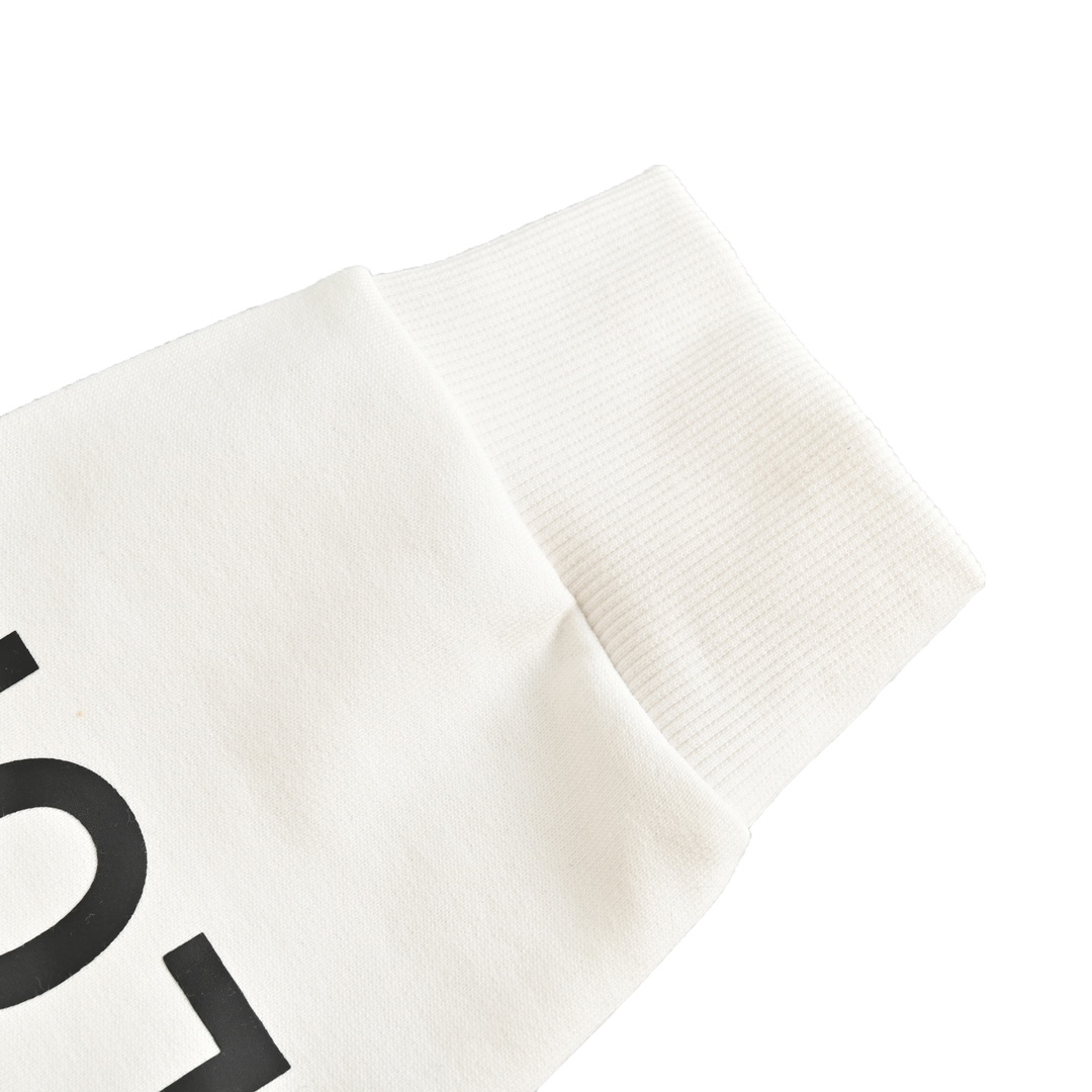 Hoodies & Sweatshirts