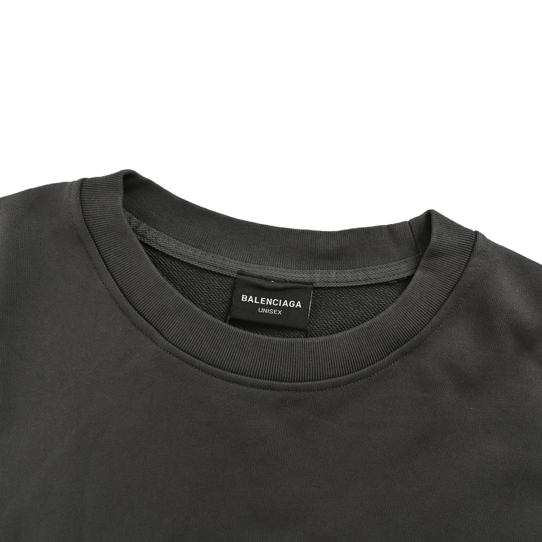 Hoodies & Sweatshirts