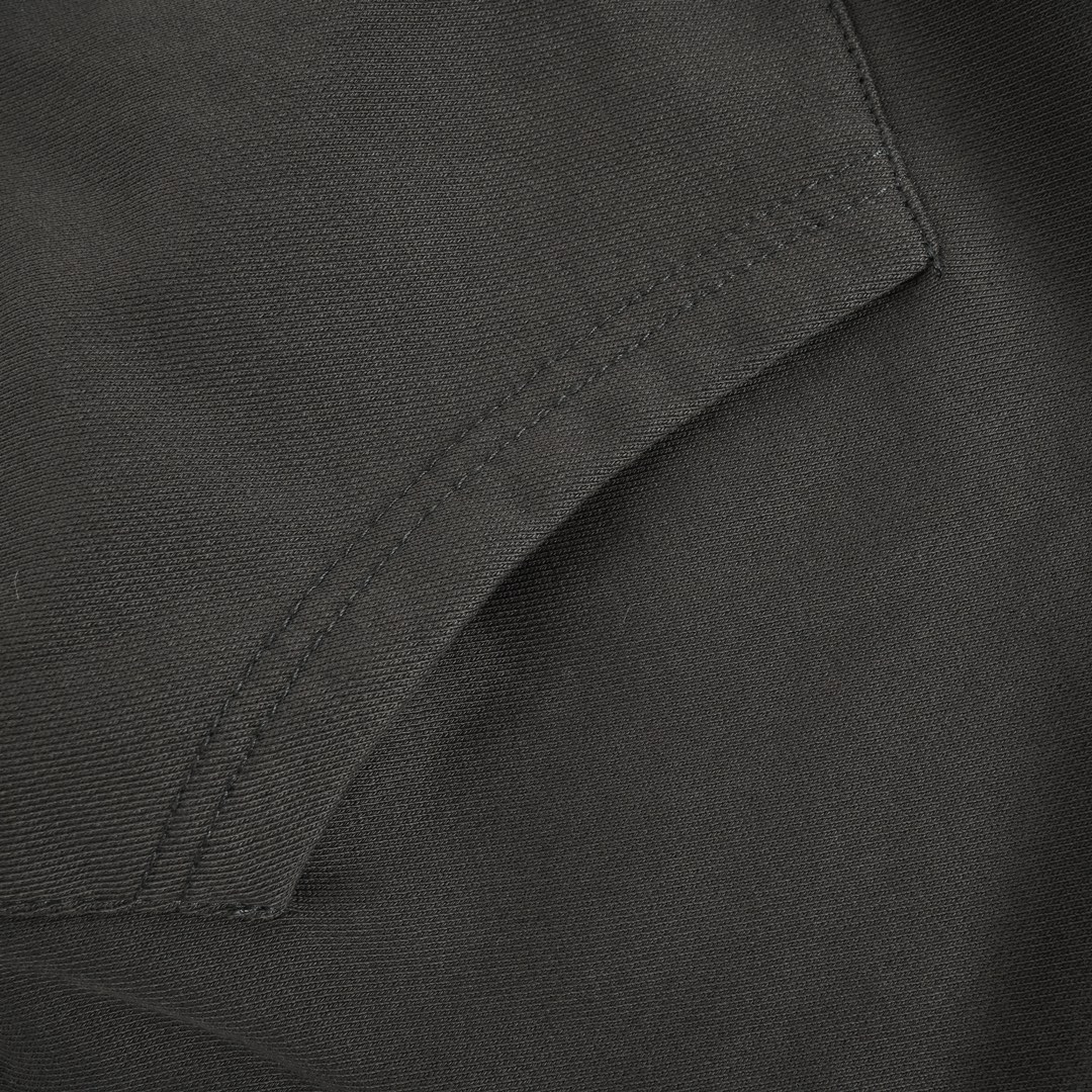 Hoodies & Sweatshirts