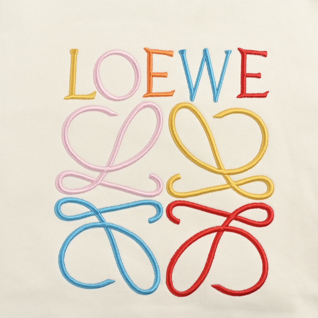 Hoodies & Sweatshirts