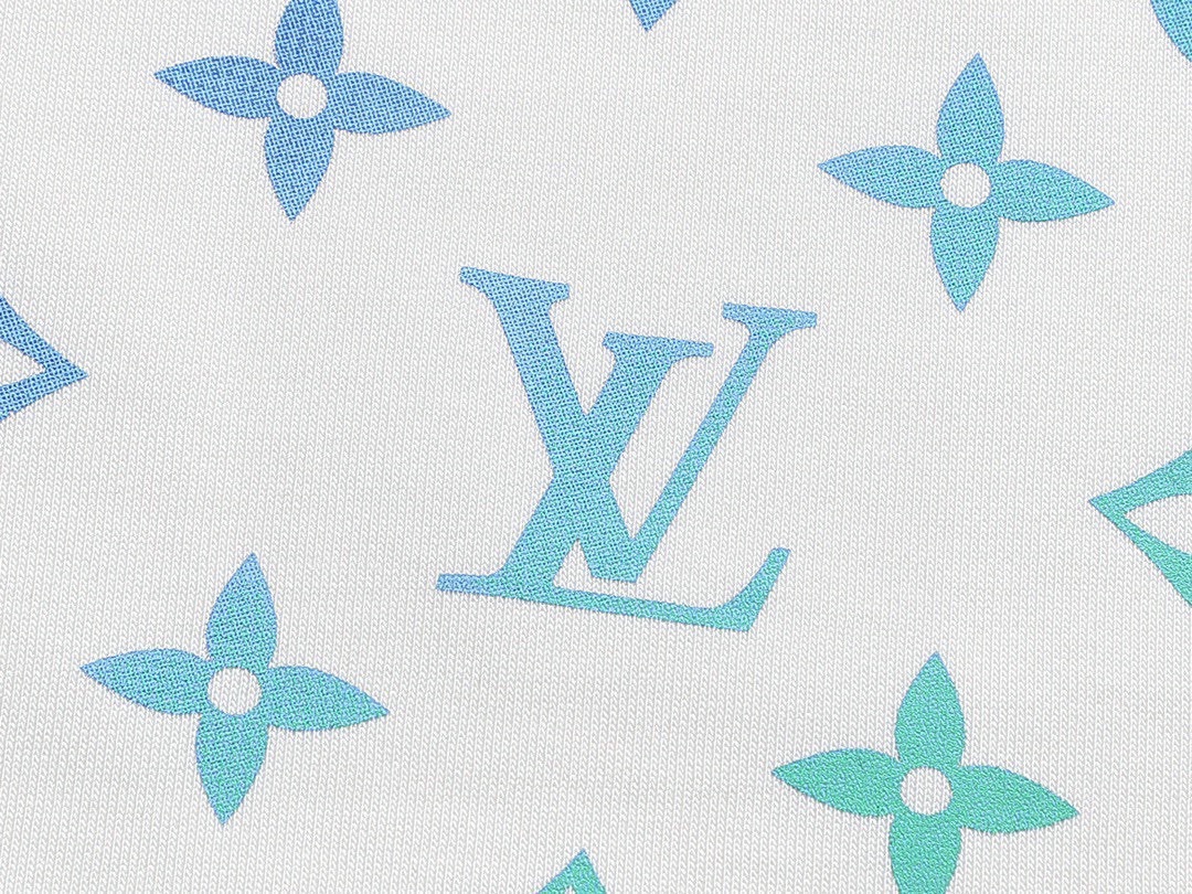 Hoodies & Sweatshirts