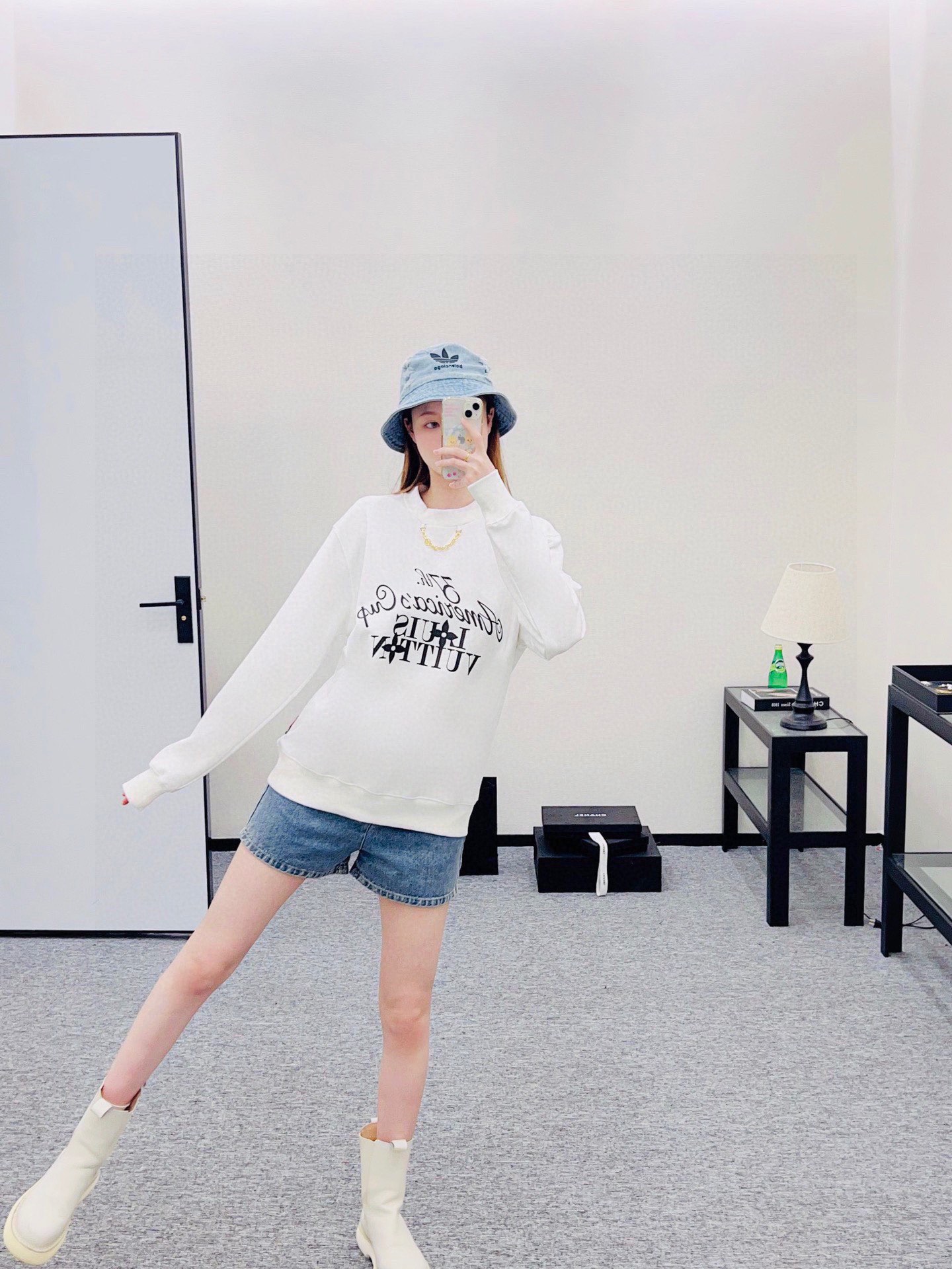 Hoodies & Sweatshirts