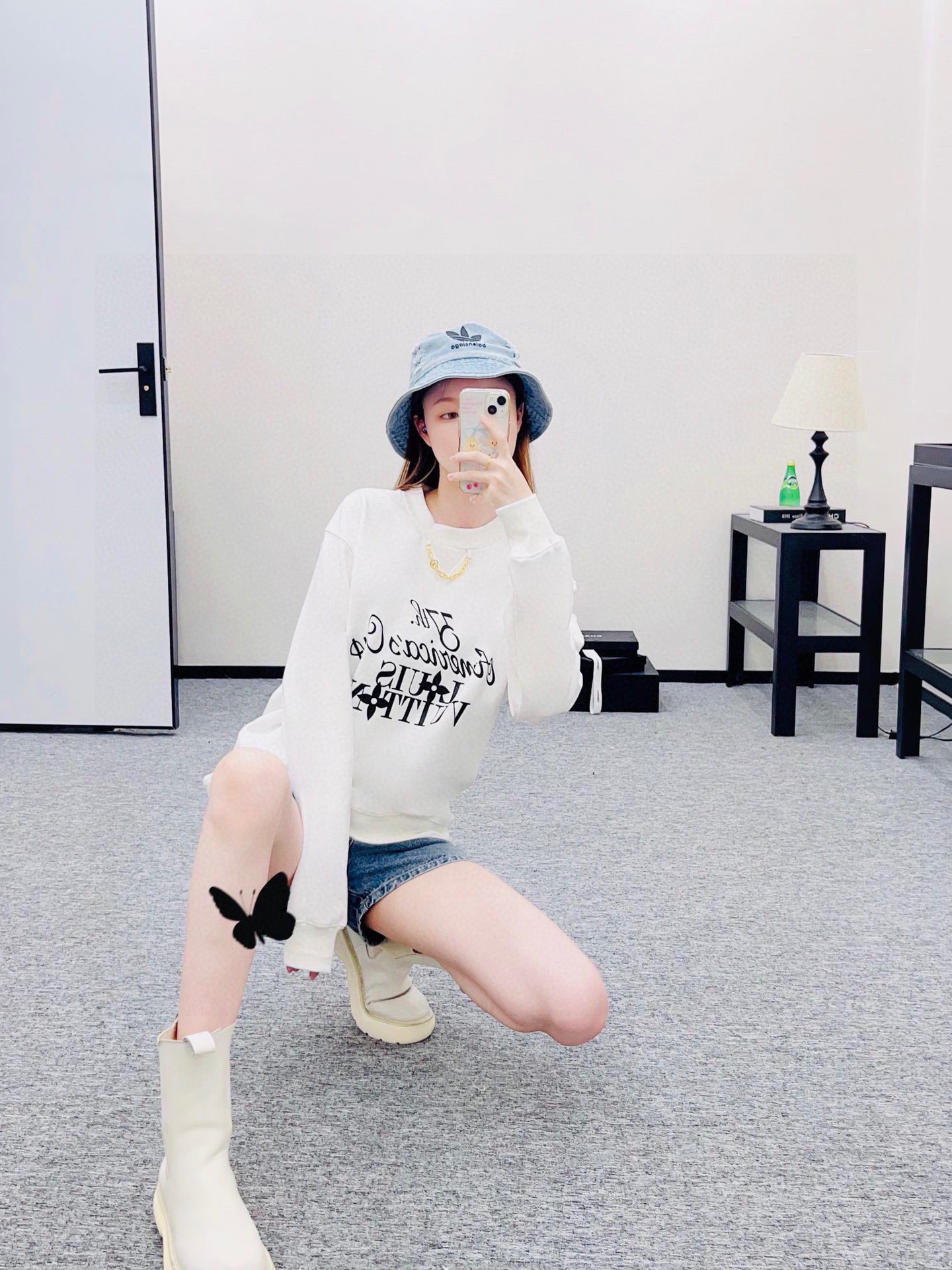 Hoodies & Sweatshirts